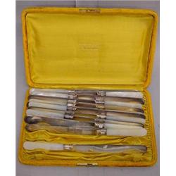 SET OF TWELVE DINNER KNIVES