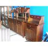 Image 2 : 10PC MAHOGANY DINING ROOM SUITE; TABLE WITH PULL OUT LEAF, 6 CHAIRS, BUFFET AND HUTCH WITH