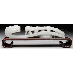 LARGE JADE GARMENT HOOK.