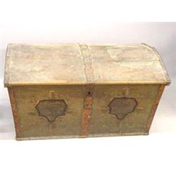 EUROPEAN DECORATED DOME TOP TRUNK