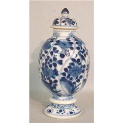 MINIATURE ORIENTAL PORCELAIN URN