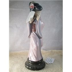 LLADRO GEISHA "TIMID JAPANESE GIRL" #4990 RETIRED