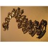 Image 3 : COSTUME JEWELRY GOLD TONE BRACELET LEAF DESIGN