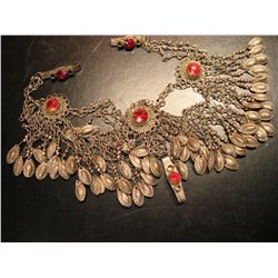 COSTUME JEWELRY SILVER TONE NECKLACE WITH RED RINESTONE ETHNIC STYLE