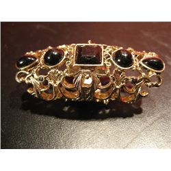 COSTUME JEWELRY BLACK RINESTONE FASHSION RING GOLD TONE