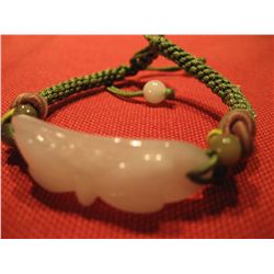 COSTUME JEWELRY ARTISAN LIGHT GREEN CARVED GREEN JADE