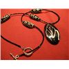 Image 2 : COSTUME JEWELRY ARTISAN BLACK & WHITE BEADED NECKLACE HANDMADE