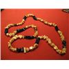 Image 1 : COSTUME JEWELRY ARTISAN HANDMADE BEADED SHELL & BLUE STONE NECKLACE
