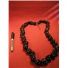 Image 2 : COSTUME JEWELRY ARTISAN BEADED SEED NECKLACE