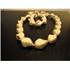 Image 3 : COSTUME JEWELRY PLASTIC BEADED NECKLACE