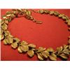 Image 2 : COSTUME JEWELRY GOLD TONE LEAF DESIGN VINTAGE NECKLACE