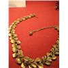 Image 4 : COSTUME JEWELRY GOLD TONE LEAF DESIGN VINTAGE NECKLACE