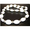 Image 2 : COSTUME JEWELRY VINTAGE WHITE BEADED NECKLACE