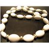 Image 3 : COSTUME JEWELRY VINTAGE WHITE BEADED NECKLACE