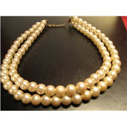 COSTUME JEWELRY BEADED PEARL STYLE NECKLACE