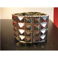 COSTUME JEWELRY SILVER TONE BANGLE STYLED BRACELET