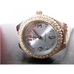 COSTUME JEWELRY LADIES QUARTZ WRIST WATCH