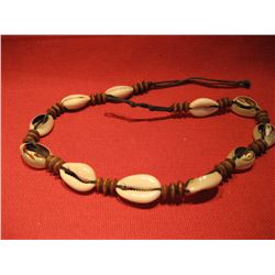 COSTUME JEWELRY ARTISAN SHELL NECKLACE