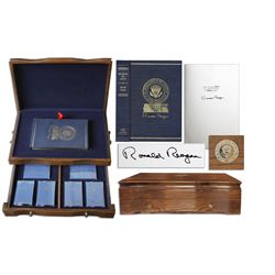 Luxury Oak Boxed Signed Set of Ronald Reagan's ''Speaking My Mind'' -- Signed Limited Edition Book &