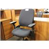 Image 2 : STEELCASE BLACK LEAP TASK CHAIR