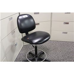 BLACK VINYL PROGRAMER CHAIR