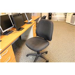 BLACK MULTI- LEVER STENO CHAIR