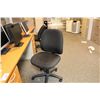 Image 2 : BLACK MULTI- LEVER STENO CHAIR