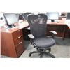 Image 2 : BLACK MESH BACK TASK CHAIR