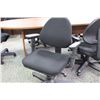 Image 2 : BLACK ADJUSTABLE ARM TASK CHAIR