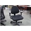 Image 3 : BLACK ADJUSTABLE ARM TASK CHAIR