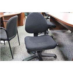 BLACK STENO CHAIR