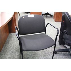 BLACK STACKING ARM CHAIR