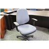 Image 2 : GREY MULTI  LEVER TASK CHAIR