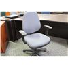 Image 2 : GREY MULTI  LEVER TASK CHAIR