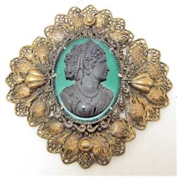 ANTIQUE LARGE FILIGREE BROOCH W/ BLACK CAMEO CENTER
