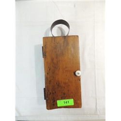 PRIMITIVE OLD WOOD PINE HINGED BOX 12"H