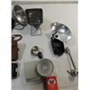 Image 2 : LOT 6 VINTAGE PHOTOGRAPHY EQUIPMENT: ARGUS 35MM