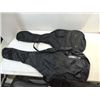 Image 1 : LOT 2 GUITAR SOFTCASE PROTECTIVE CARRYING BAGS