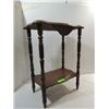 Image 1 : 16X10X24 VINTAGE WOOD SPINDLE LEG SIDE TABLE