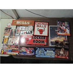 ASSORTED SELECTION CHICAGO BULLS COLLECTIBLES: