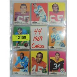 LOT 44 1969 TOPPS FOOTBALL PLAYER CARDS