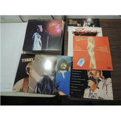 LOT 27 MIX GENRE LP ALBUMS: COUNTRY WESTERN: DOLLY