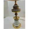 Image 2 : VINTAGE 28"H SOLID BRASS QUALITY END TABLE LIGHT