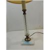 Image 2 : VINTAGE 28"H MARBLE & BRASS END TABLE LIGHT