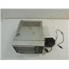 Image 2 : VINTAGE (1) DAYTRON PORTABLE TV, FM AM RADIO