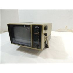 VINTAGE 5" TOTEVISION PORTABLE TV/AM/FM BATTERY OP