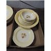 Image 2 : LOT 32 VINTAGE FRENCH SAXON CHINA POPPY PATTERN