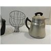 Image 3 : LOT 3 VINTAGE KITCHEN COLLECTIBLES: GENERAL MILLS