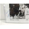 Image 2 : 8X10 BASKETBALL PHOTO AUTOGRAPHED MICHAEL JORDAN