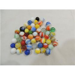 LOT 55 VINTAGE MARBLES: VITRO, CORK SCREWS CAT EYE